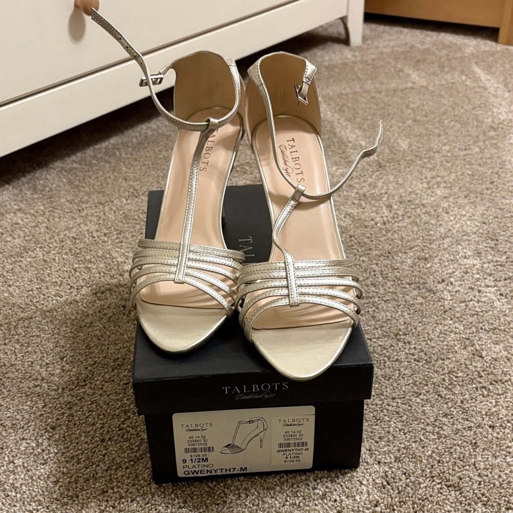 Talbots New Metallic Gold Heeled sandal, size 9.5